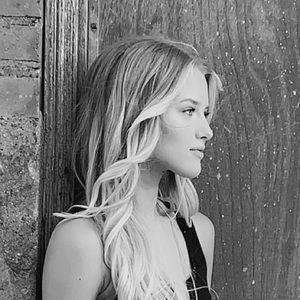 Meet your Posher, Juliahnna